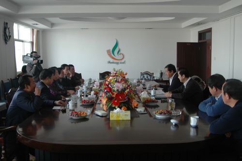 瓜州縣、金塔縣領(lǐng)導(dǎo)來公司慰問